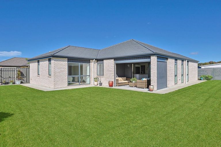 Photo of property in 14 Manapouri Street, Poraiti, Napier, 4112