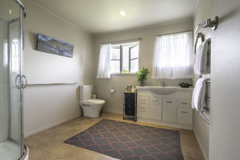 Photo of property in 1 Long Beach Road, Russell, 0202