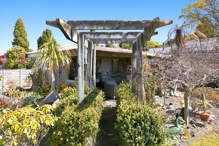 Photo of property in 30 Memorial Place, Waitara, 4320