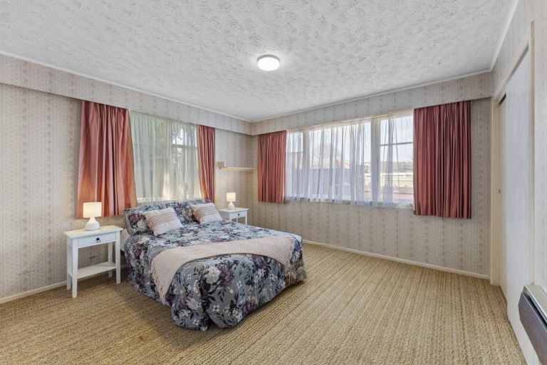 Photo of property in 92 California Drive, Totara Park, Upper Hutt, 5018