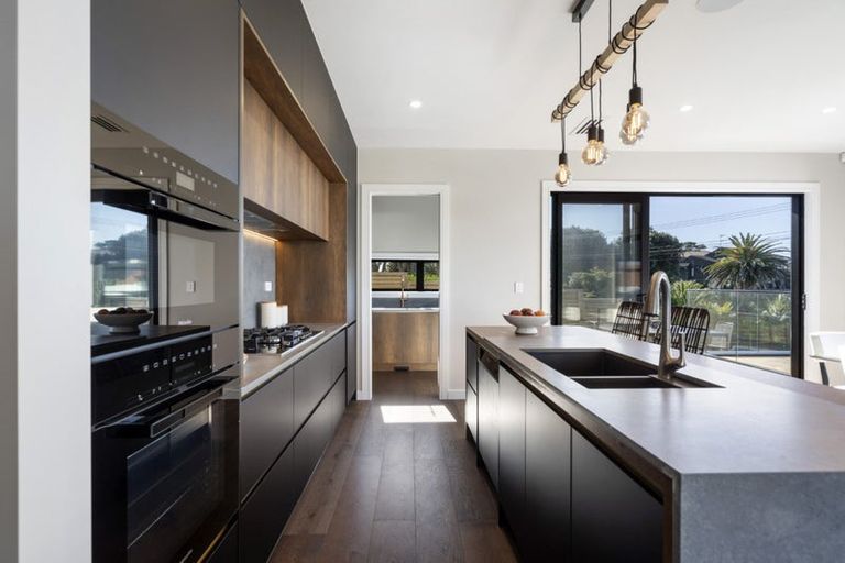 Photo of property in 20 Beach Road, Castor Bay, Auckland, 0620