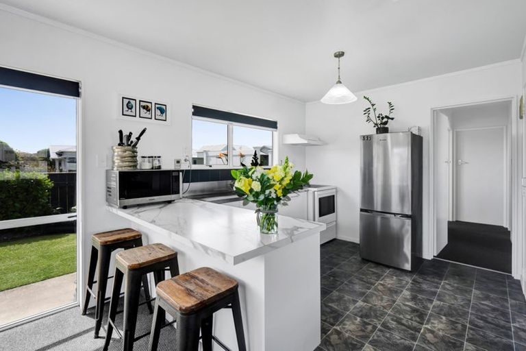 Photo of property in 1/353 Saint Aubyn, Moturoa, New Plymouth, 4310