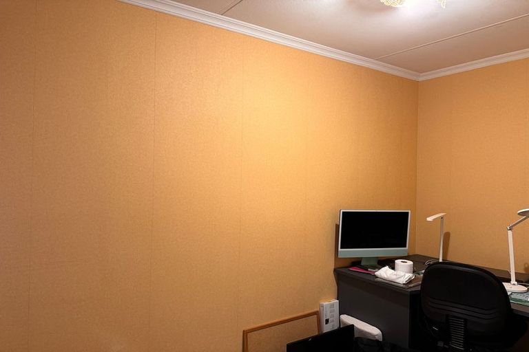 Photo of property in 18 Park Road, West End, Palmerston North, 4412