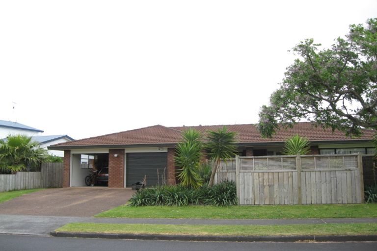 Photo of property in 160 Walter Strevens Drive, Conifer Grove, Takanini, 2112