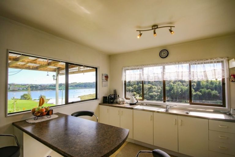 Photo of property in 29 Oxford Street, Whakapirau, Maungaturoto, 0583