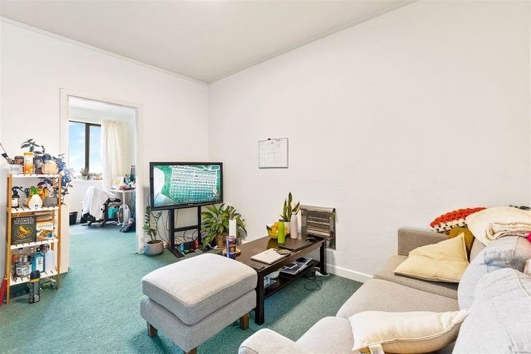 Photo of property in 5 Monarch Avenue, Hillcrest, Auckland, 0627