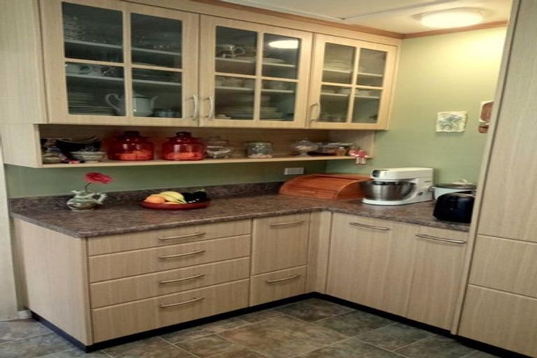 Photo of property in 16 Hunter Street, Dannevirke, 4930