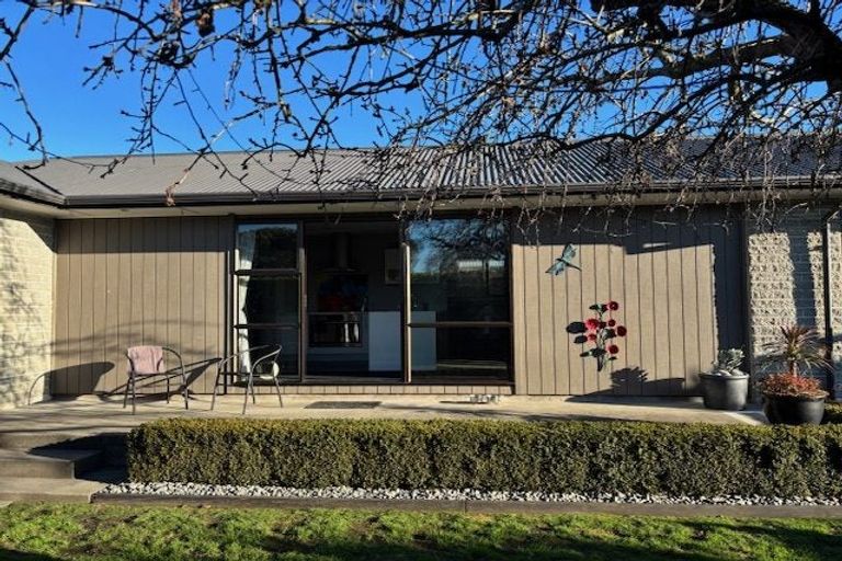 Photo of property in 12 Masham Road, Broomfield, Christchurch, 8042