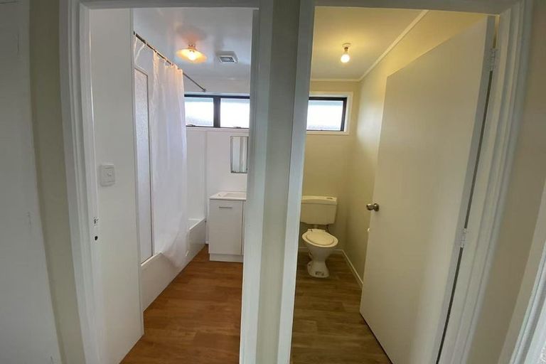 Photo of property in 2/24 Burundi Avenue, Clendon Park, Auckland, 2103