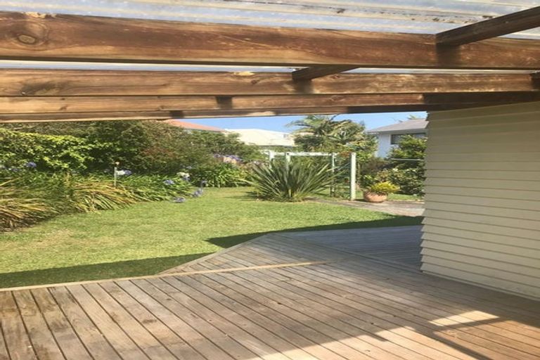 Photo of property in 2/561 Beach Road, Murrays Bay, Auckland, 0630