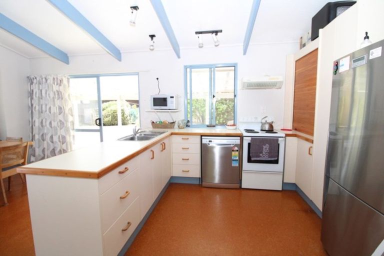 Photo of property in 111 Manuka Place, Matarangi, Whitianga, 3592