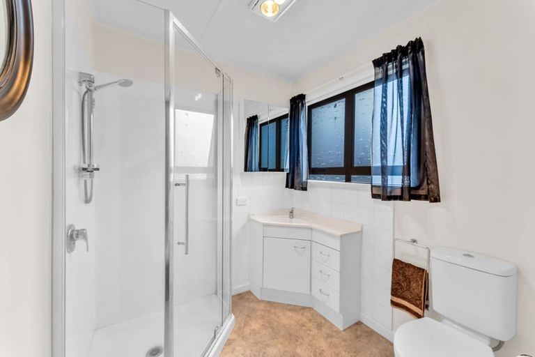 Photo of property in 6 Earnslaw Crescent, Bryndwr, Christchurch, 8053