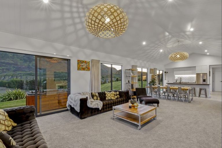 Photo of property in 44 Judge And Jury Drive, Lake Hayes, Queenstown, 9304