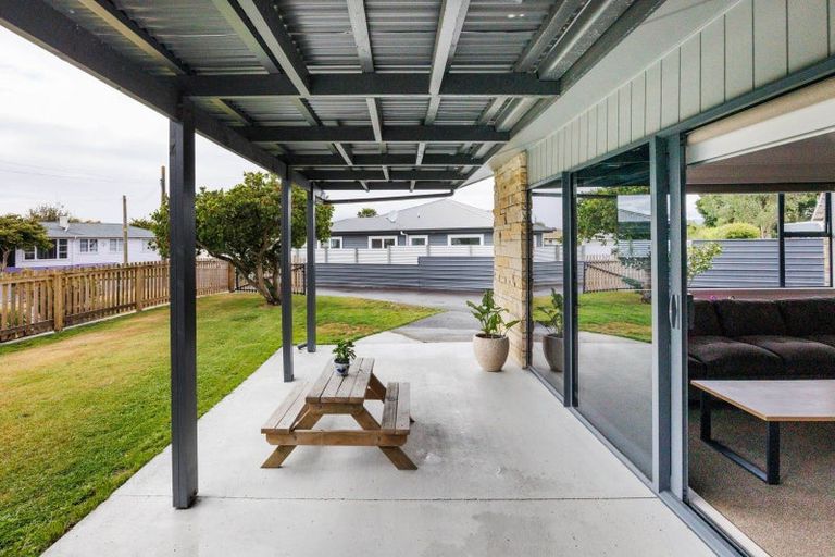 Photo of property in 21 Sutherland Crescent, Westbrook, Palmerston North, 4412