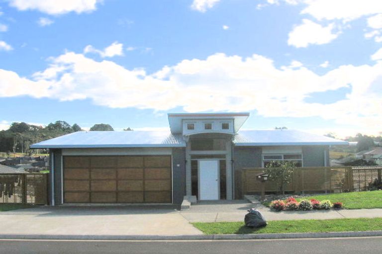 Photo of property in 11 Zeus Avenue, Henderson, Auckland, 0612