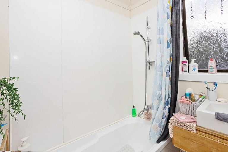 Photo of property in 64 Nichol Street, Heidelberg, Invercargill, 9812