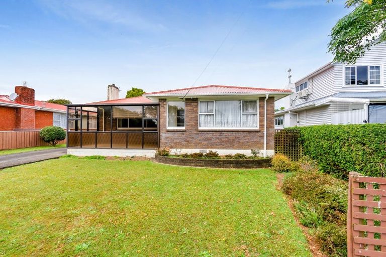 Photo of property in 38 Cowling Road, Hurdon, New Plymouth, 4310