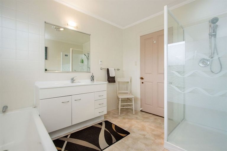 Photo of property in 20 Donegal Place, Katikati, 3129