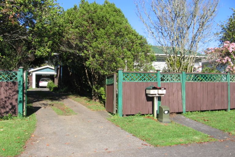 Photo of property in 8 Mickle Street, Te Atatu South, Auckland, 0610