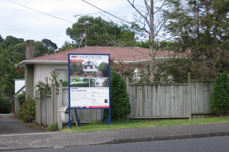 Photo of property in 146 Godley Road, Green Bay, Auckland, 0604