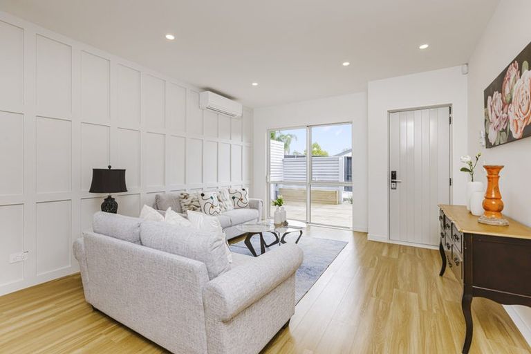 Photo of property in 76a Glenmore Road, Sunnyhills, Auckland, 2010