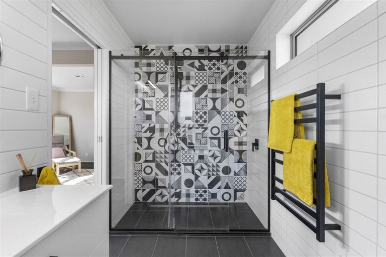 Photo of property in 24 Gulf Crest, Bucklands Beach, Auckland, 2012