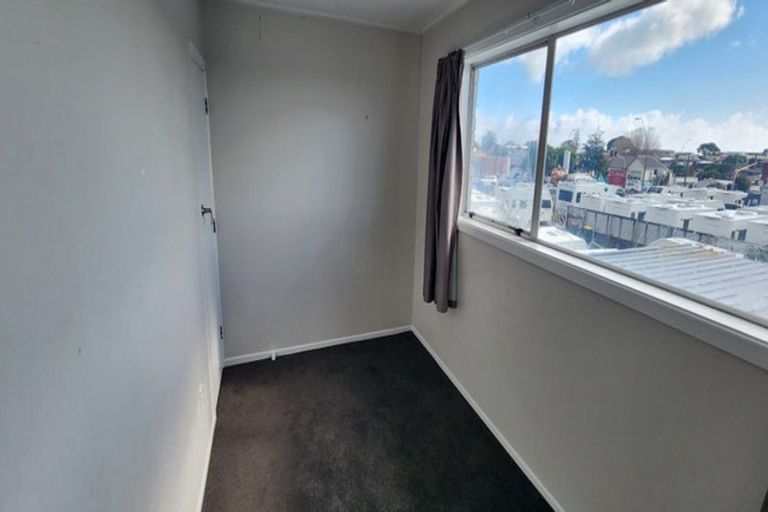 Photo of property in 4/194 Powderham Street, New Plymouth, 4310