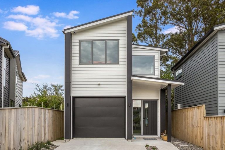 Photo of property in 3a Breakwater Way, Whitby, Porirua, 5024