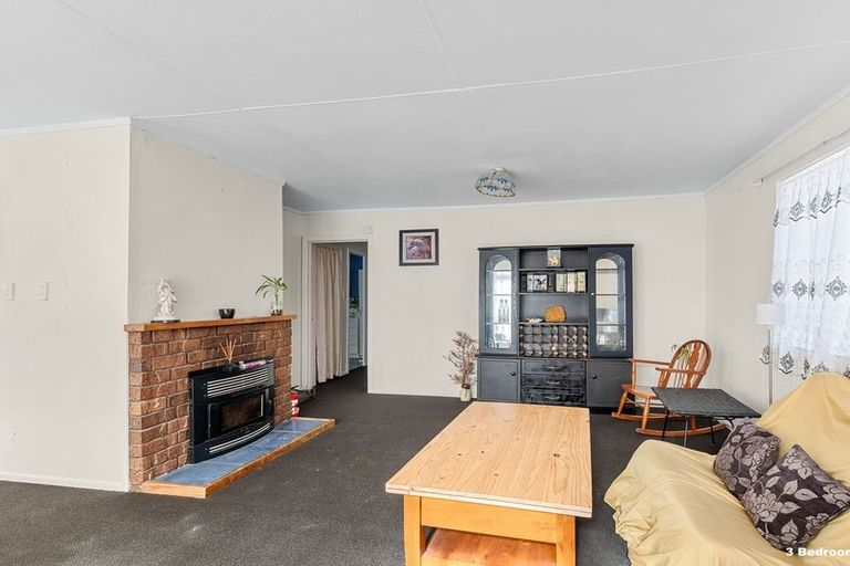 Photo of property in 42 Simons Street, Moturoa, New Plymouth, 4310
