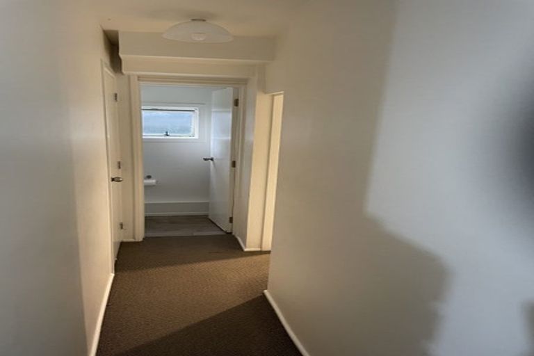 Photo of property in 1/706 East Coast Road, Pinehill, Auckland, 0632