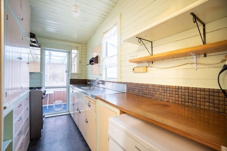 Photo of property in 75 Bryant Street, Takaro, Palmerston North, 4412