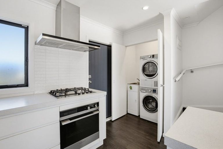 Photo of property in 23/9 Surrey Street, Tawa, Wellington, 5028