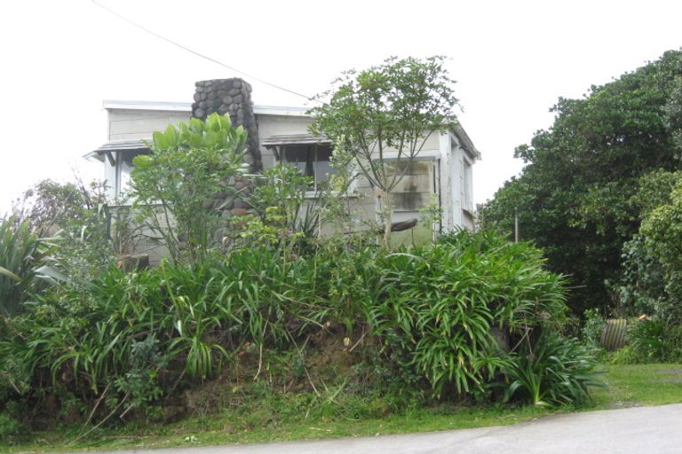 Photo of property in 5 Wairau Road, Oakura, 4314