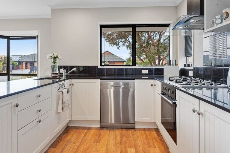 Photo of property in 43 Orlando Crescent, Waimairi Beach, Christchurch, 8083