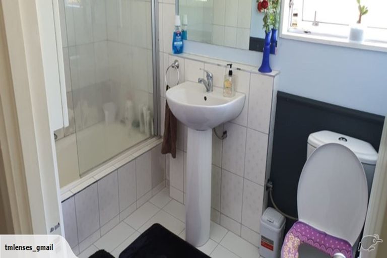 Photo of property in 2/29 Rosecamp Road, Beach Haven, Auckland, 0626