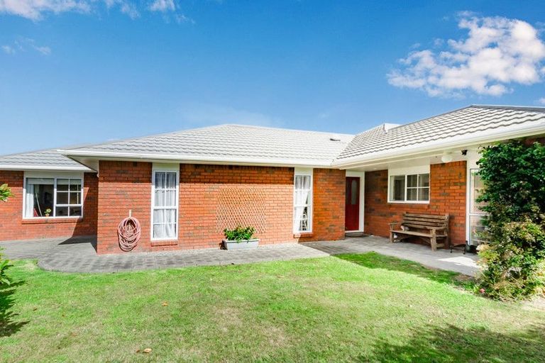 Photo of property in 26 Awanui Drive, Waikanae, 5036