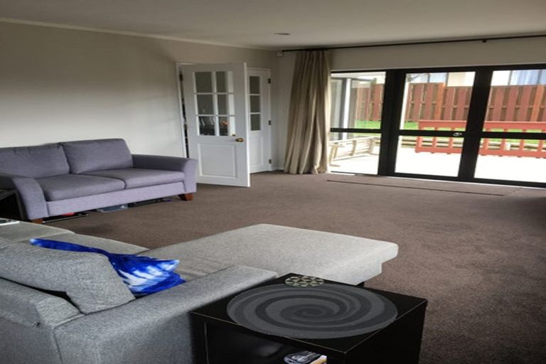 Photo of property in 24 Ashton Fitchett Drive, Brooklyn, Wellington, 6021