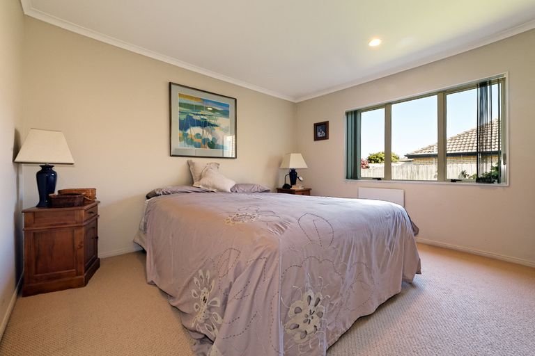 Photo of property in 37 Espalier Drive, Henderson, Auckland, 0612