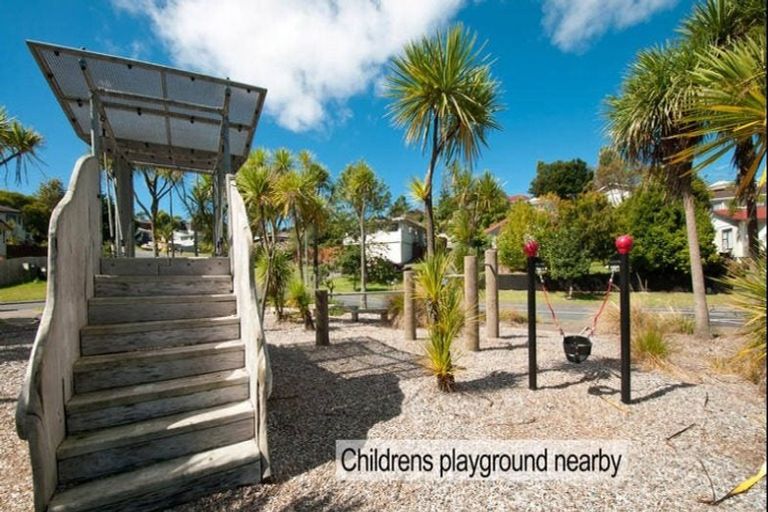 Photo of property in 2/3 Fernwood Grove, Bayview, Auckland, 0629