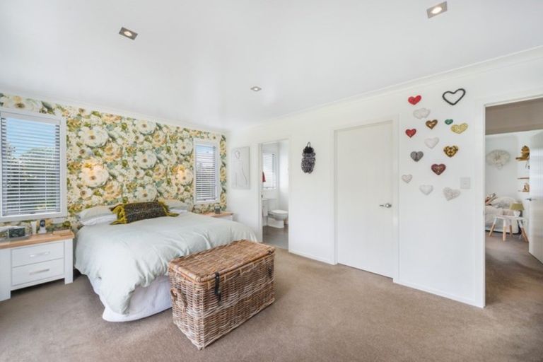 Photo of property in 27 Norfolk Drive, Cambridge, 3434