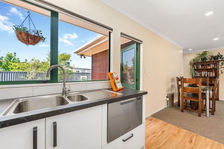 Photo of property in 201 Vogel Street, Roslyn, Palmerston North, 4414