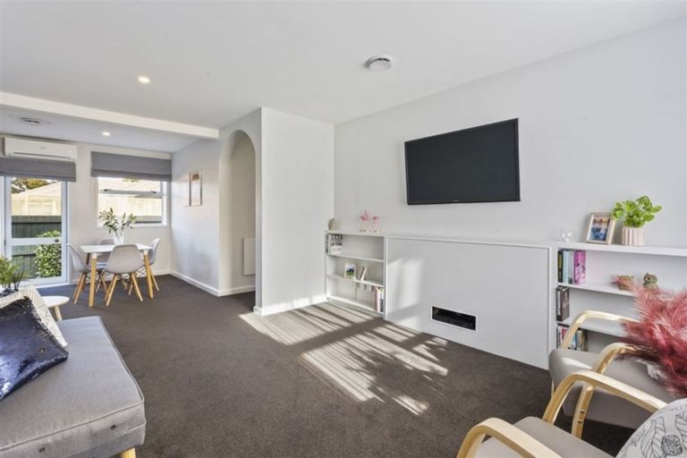 Photo of property in 10 Phoenix Lane, Northcote, Christchurch, 8052