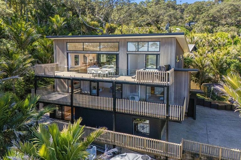 Photo of property in 167 Motutara Road, Muriwai, Waimauku, 0881