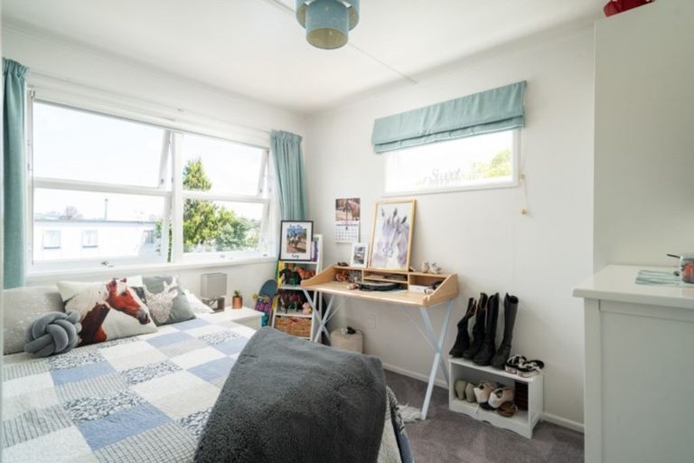 Photo of property in 38 Aubrey Crescent, Rainbow Point, Taupo, 3330