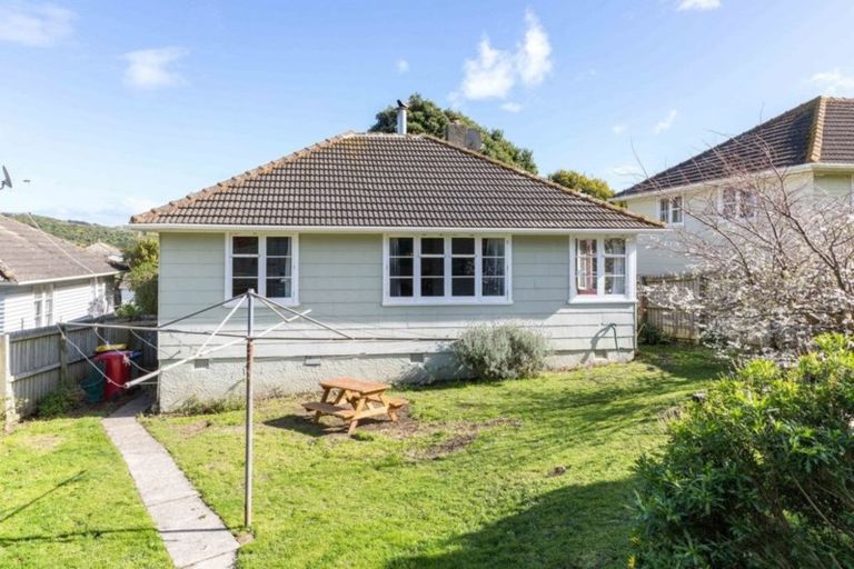 Photo of property in 50 Dimock Street, Titahi Bay, Porirua, 5022