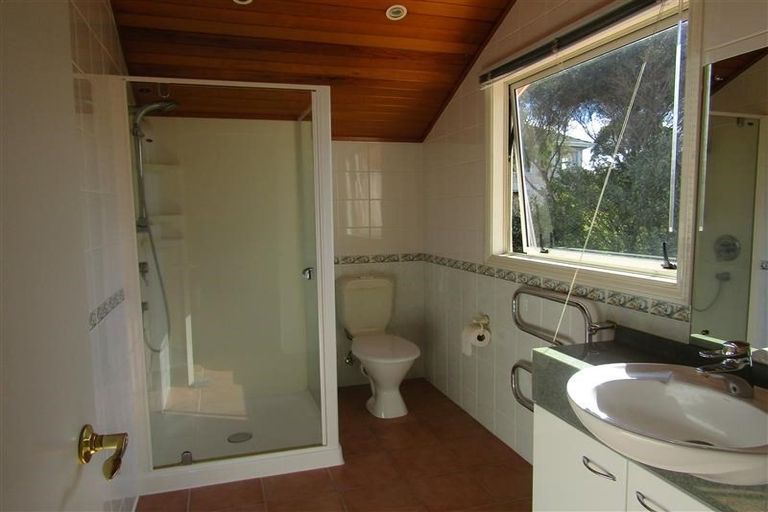 Photo of property in 62 Hebron Road, Waiake, Auckland, 0630
