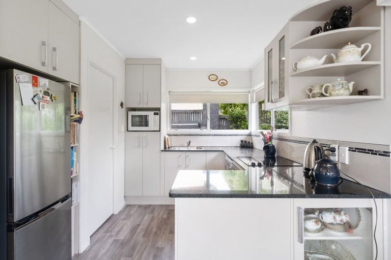 Photo of property in 1/5 Himalaya Drive, Half Moon Bay, Auckland, 2012