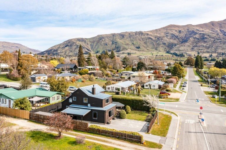 Photo of property in 172 Upton Street, Wanaka, 9305