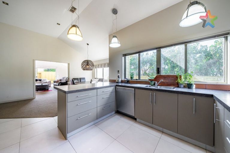 Photo of property in 201 Miromiro Road, Normandale, Lower Hutt, 5010