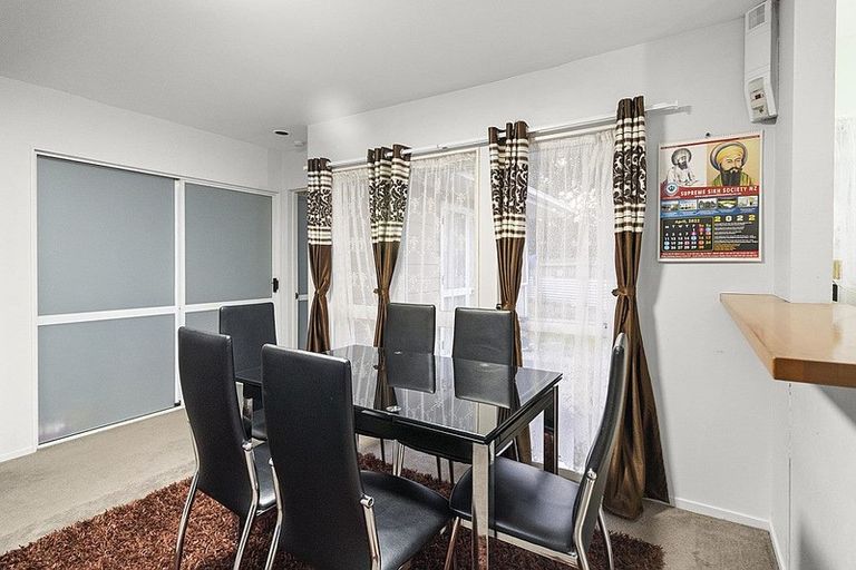 Photo of property in 2/20 Ross Martin Court, Conifer Grove, Takanini, 2112